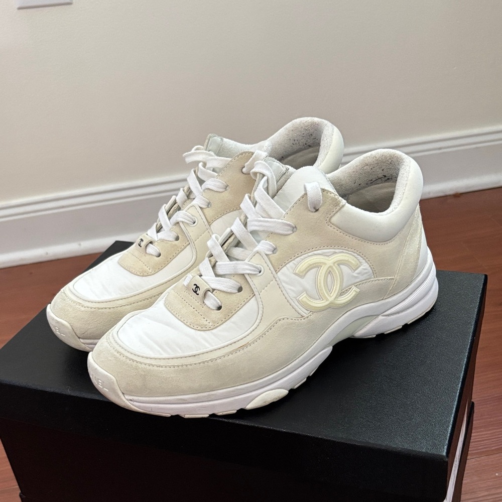 CHANEL Sneakers